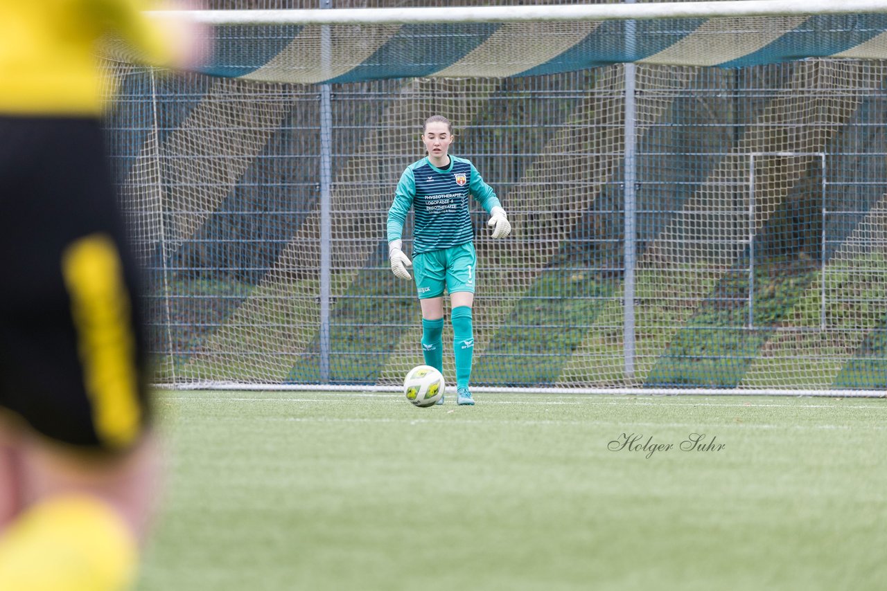 Bild 100 - F SSC Hagen Ahrensburg - SV Frisia Risum-Lindholm : Ergebnis: 1:2